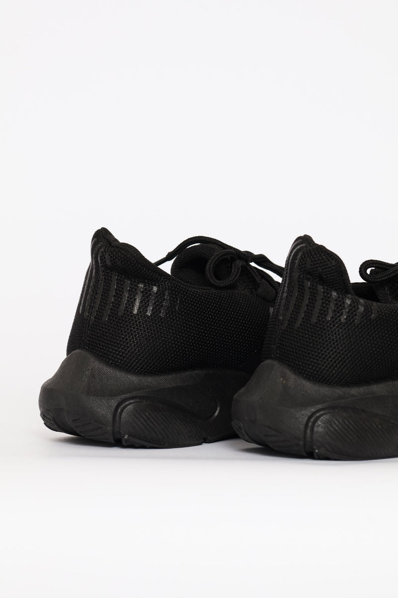 Trim Lace Up Sneaker - Black