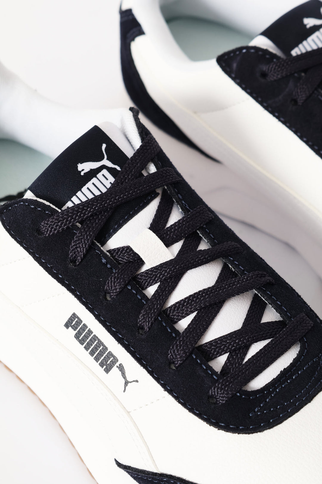 R78 Lightwind Sl Retro Sneaker - White