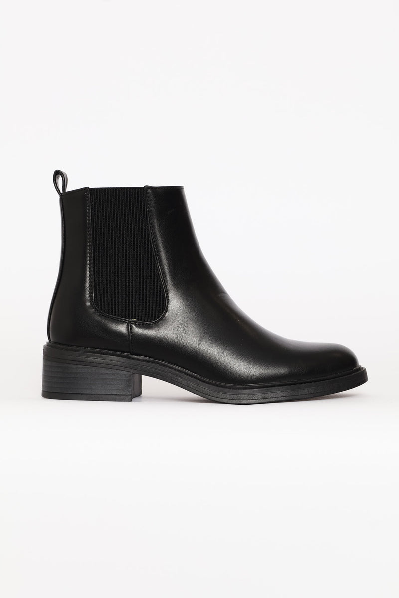 Classic Chelsea Boot - Black