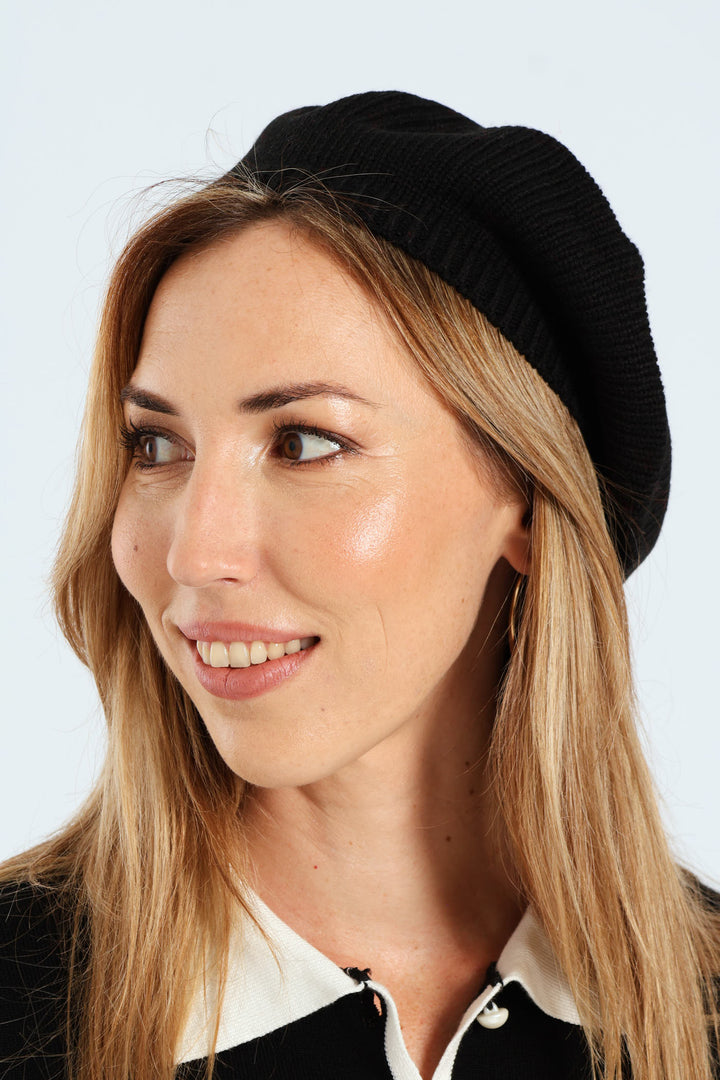 Fine Knitted Beret - Black