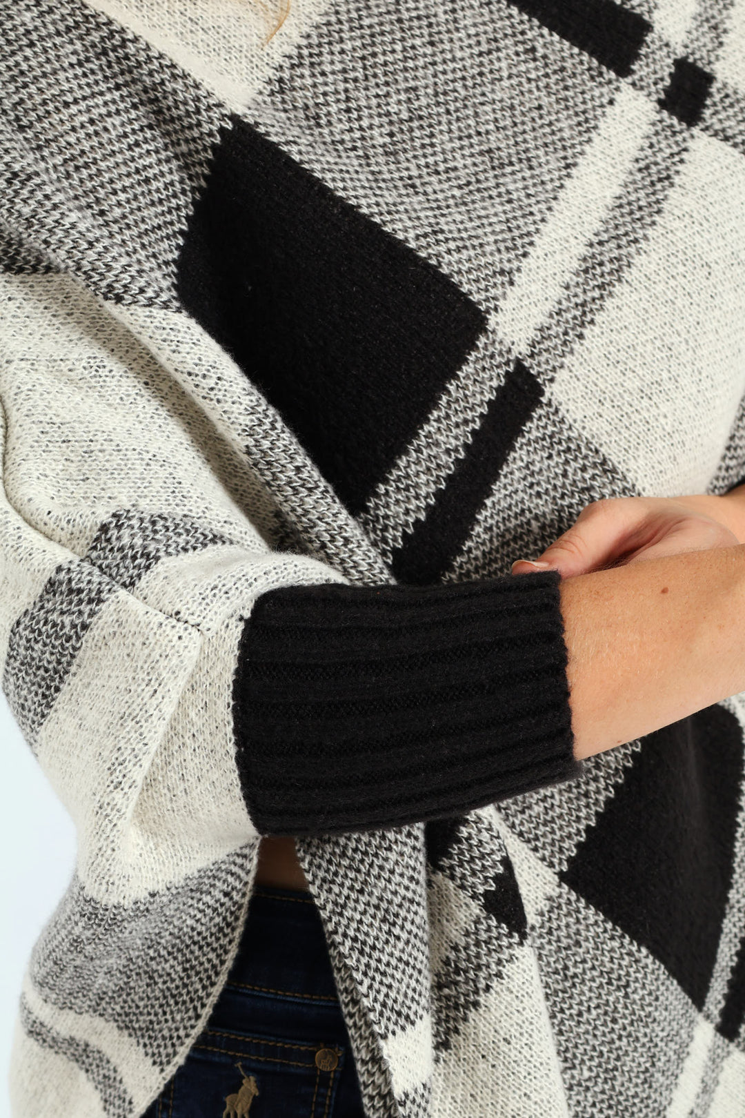 Check Plaid Poncho - Black