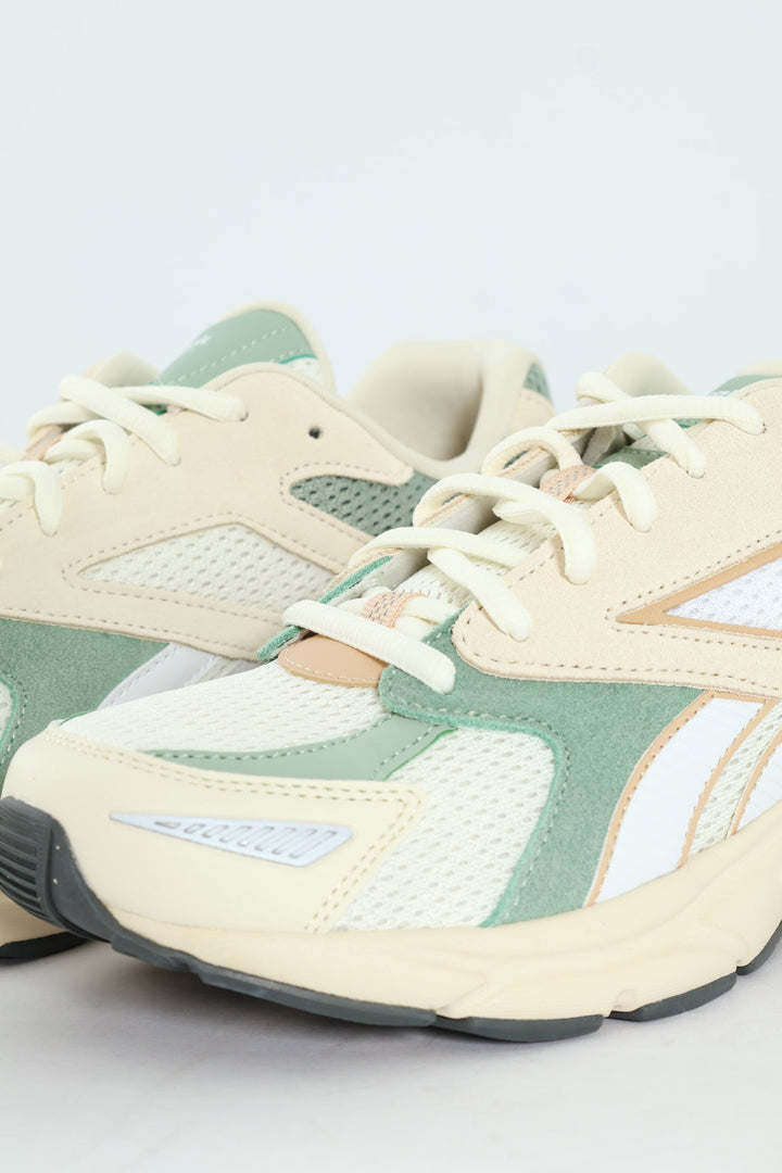 Road Prime Lace Up Runner - Cream