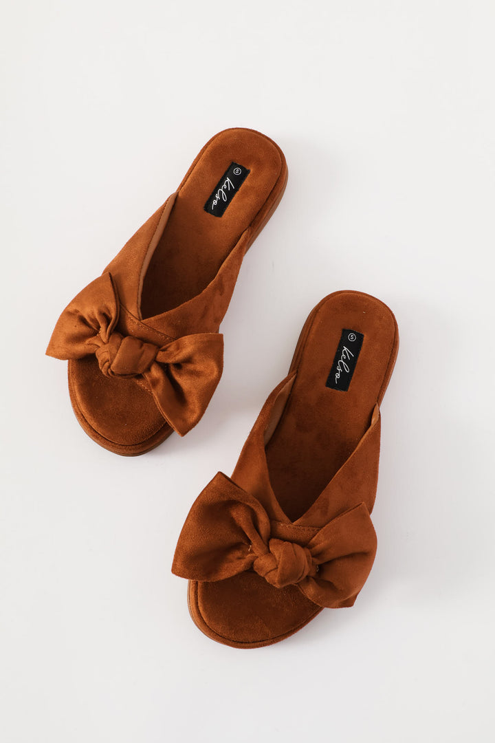 Comfort Sandal With Crosstrap Bow Detail - Tan
