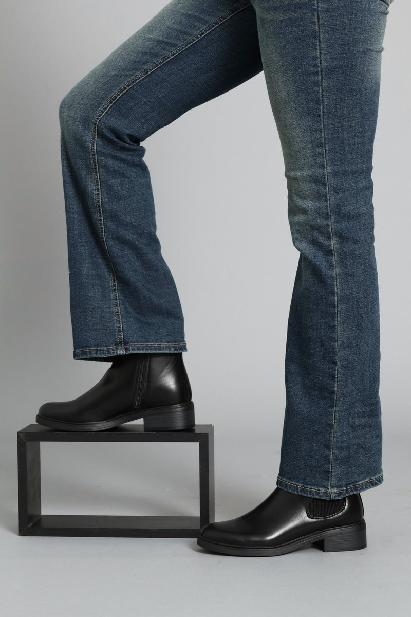 Classic Chelsea Boot - Black