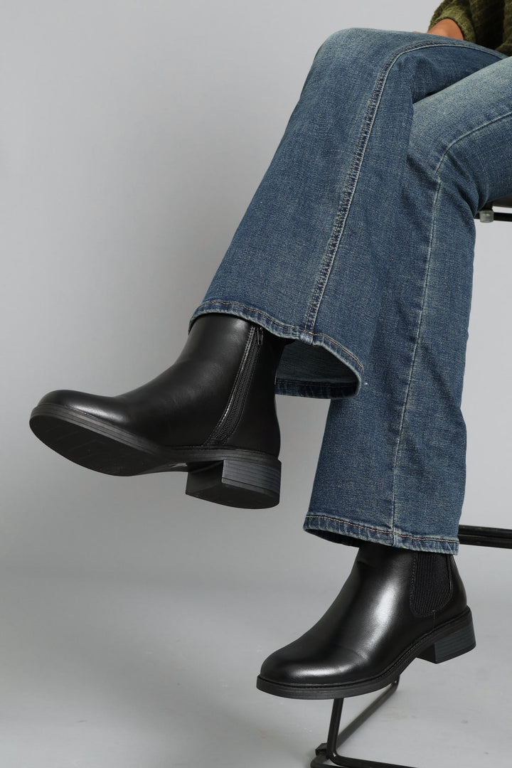Classic Chelsea Boot - Black