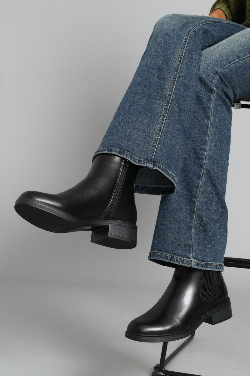 Classic Chelsea Boot - Black