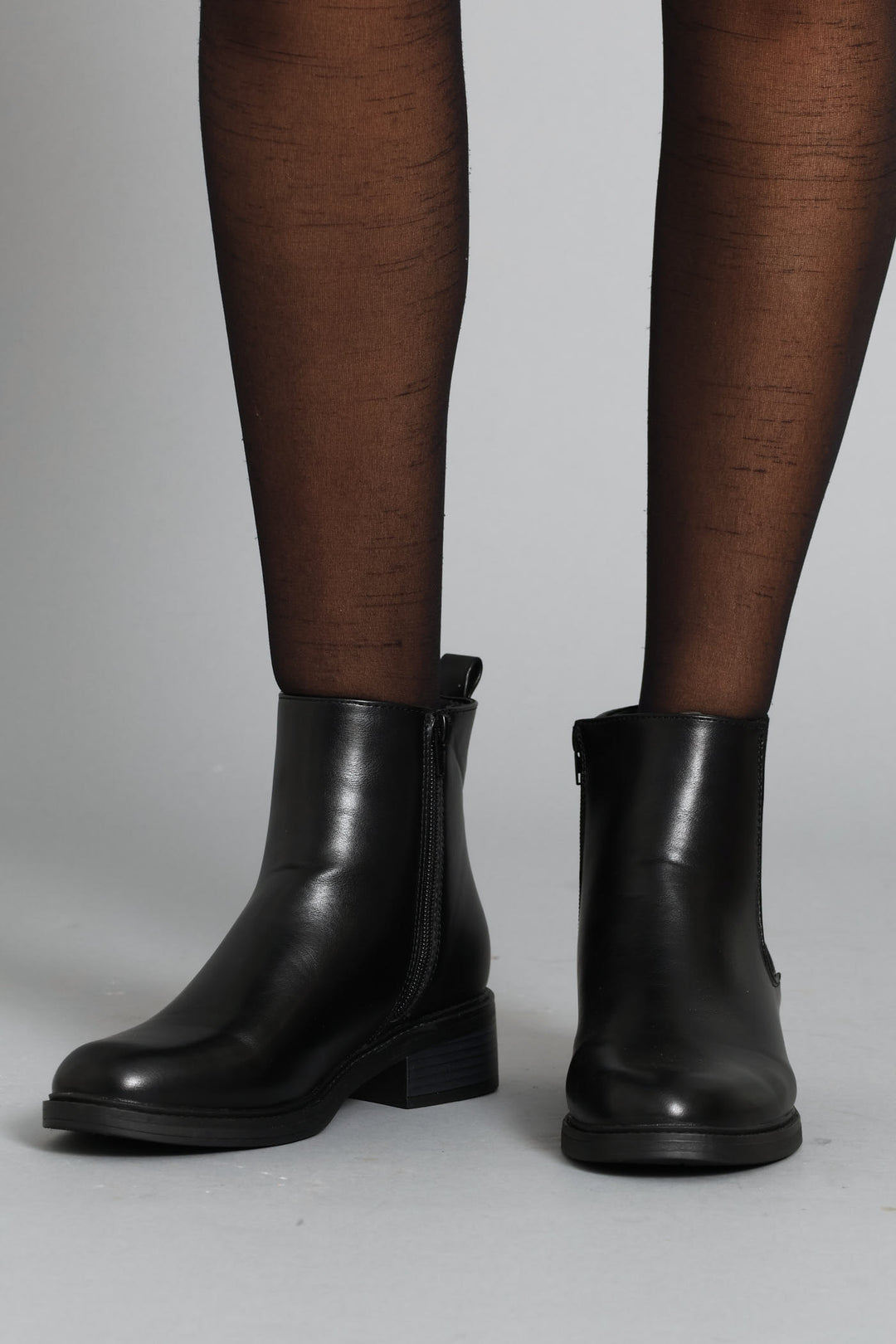 Classic Chelsea Boot - Black