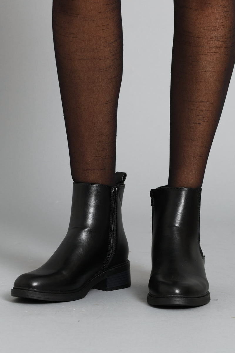 Classic Chelsea Boot - Black