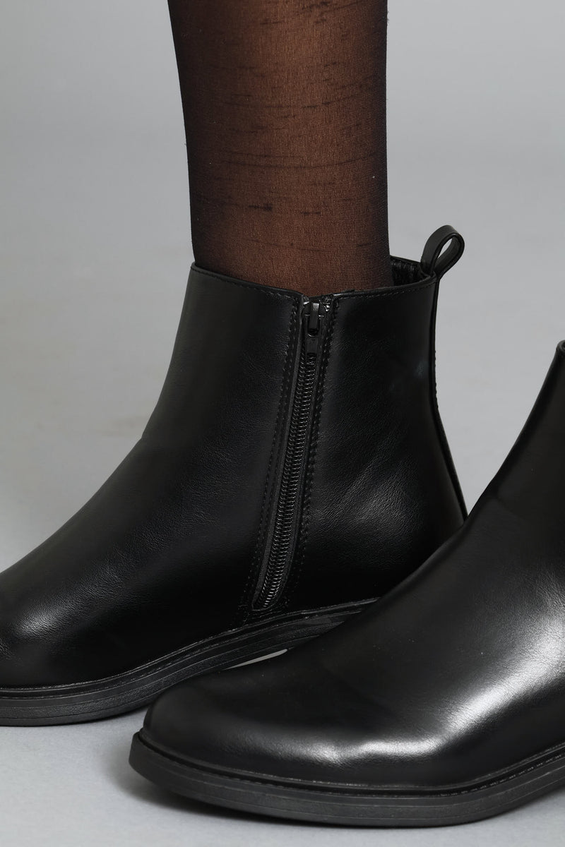 Classic Chelsea Boot - Black