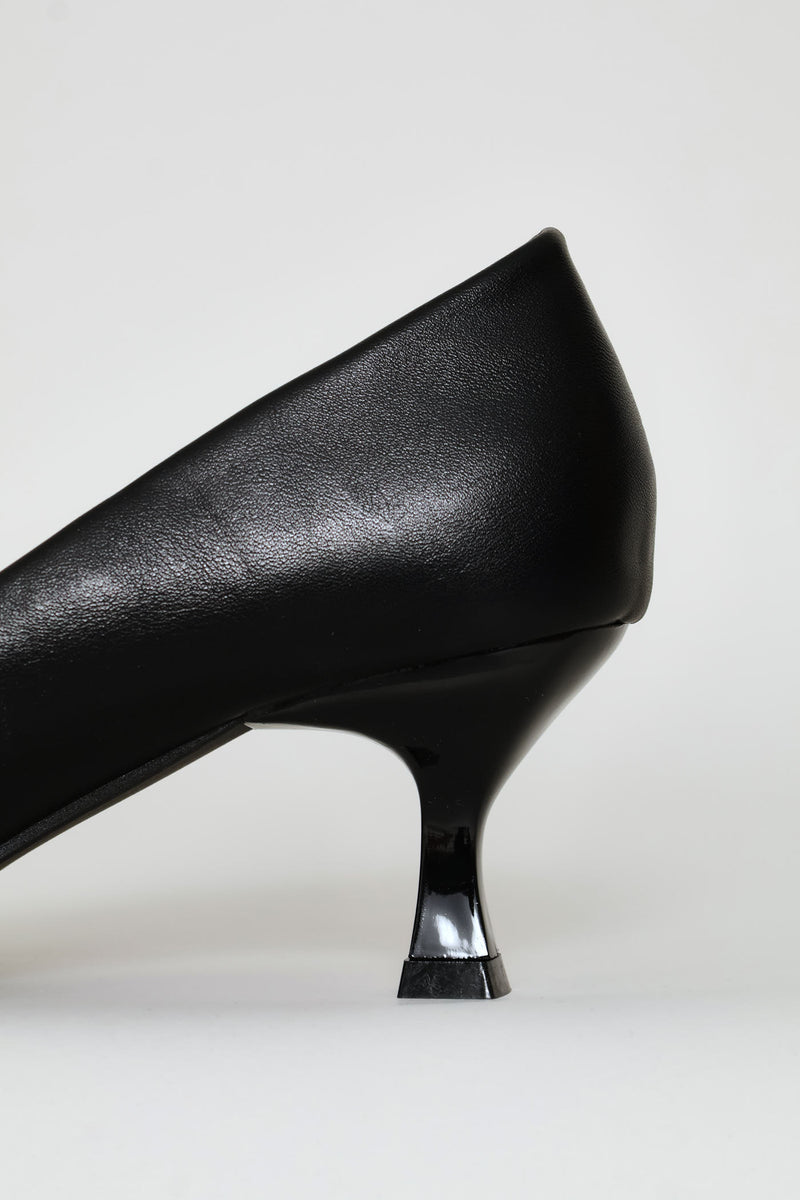 Thick Chain Trim Court Heel - Black
