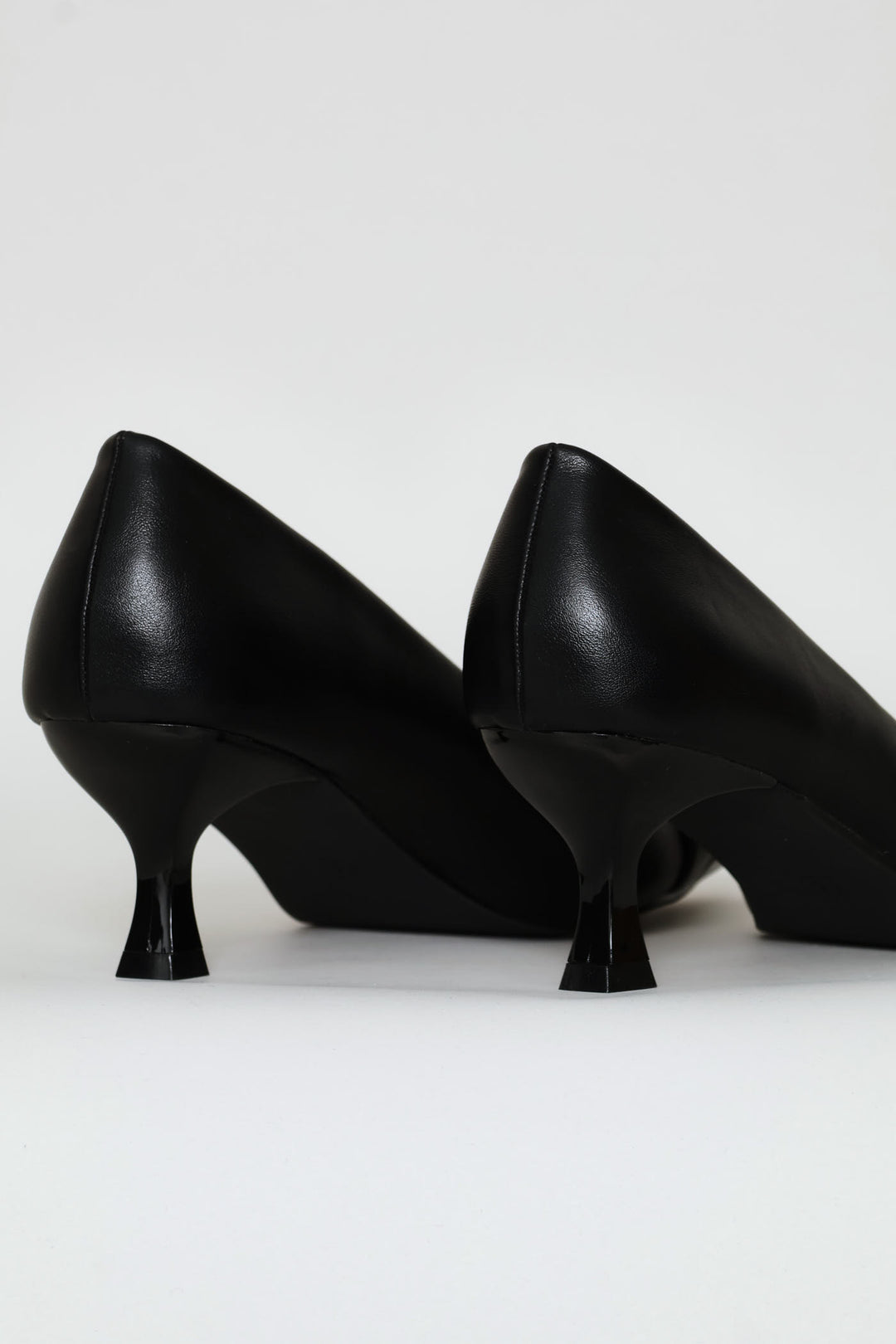 Thick Chain Trim Court Heel - Black