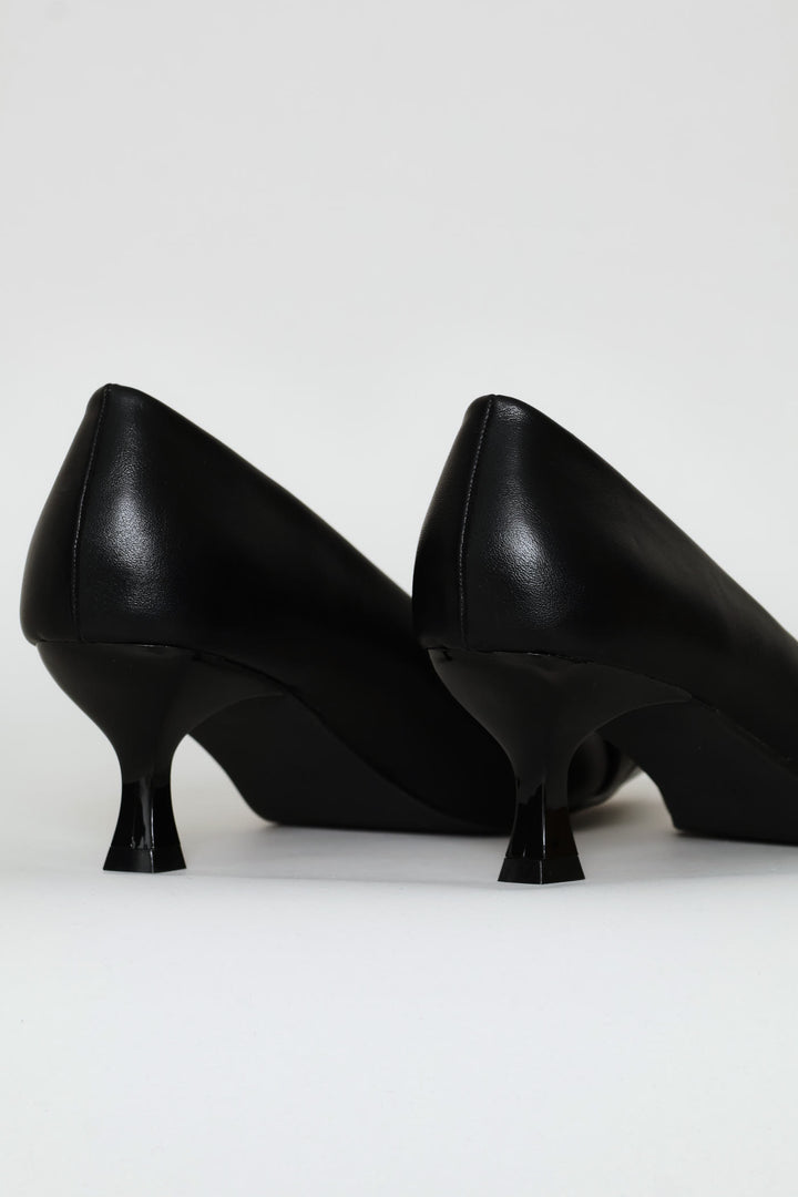 Thick Chain Trim Court Heel - Black