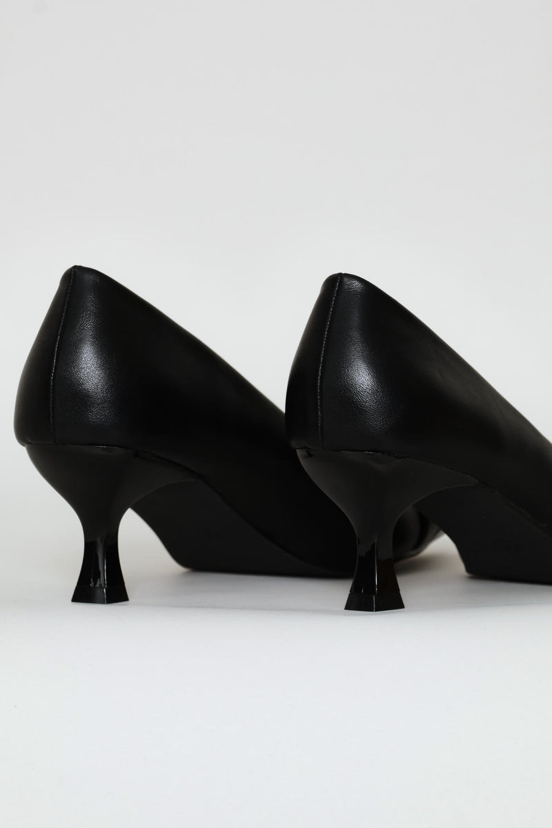 Thick Chain Trim Court Heel - Black