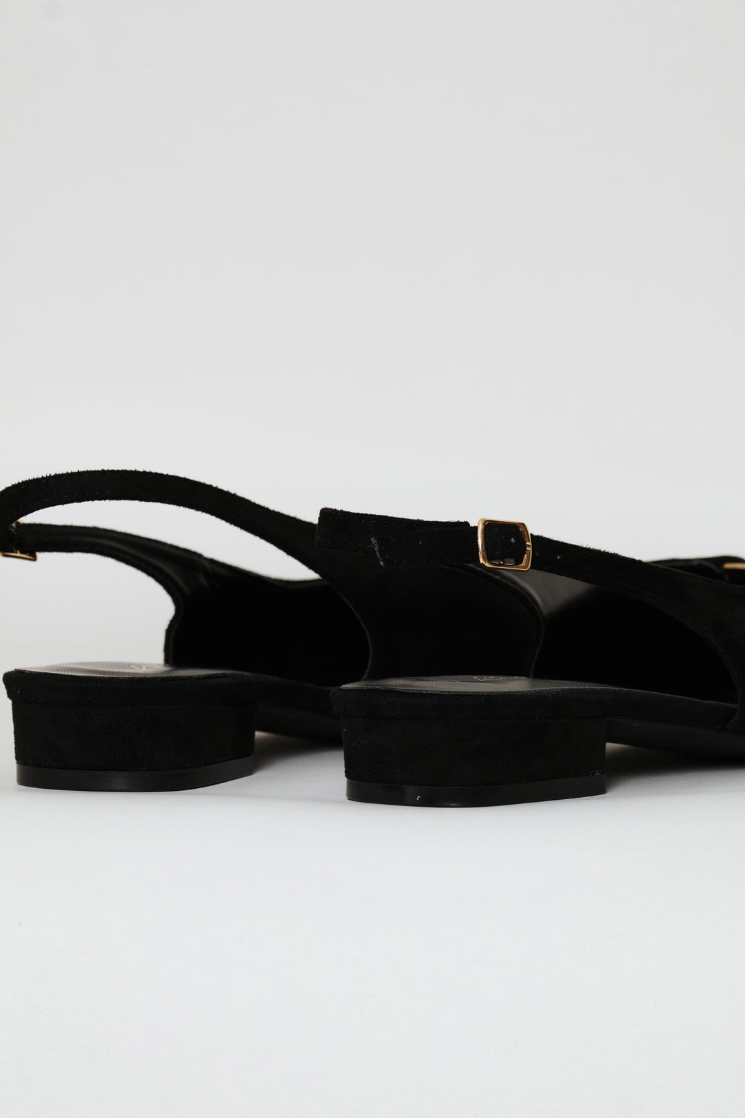 Minimal Trim Pointy Slingback - Black