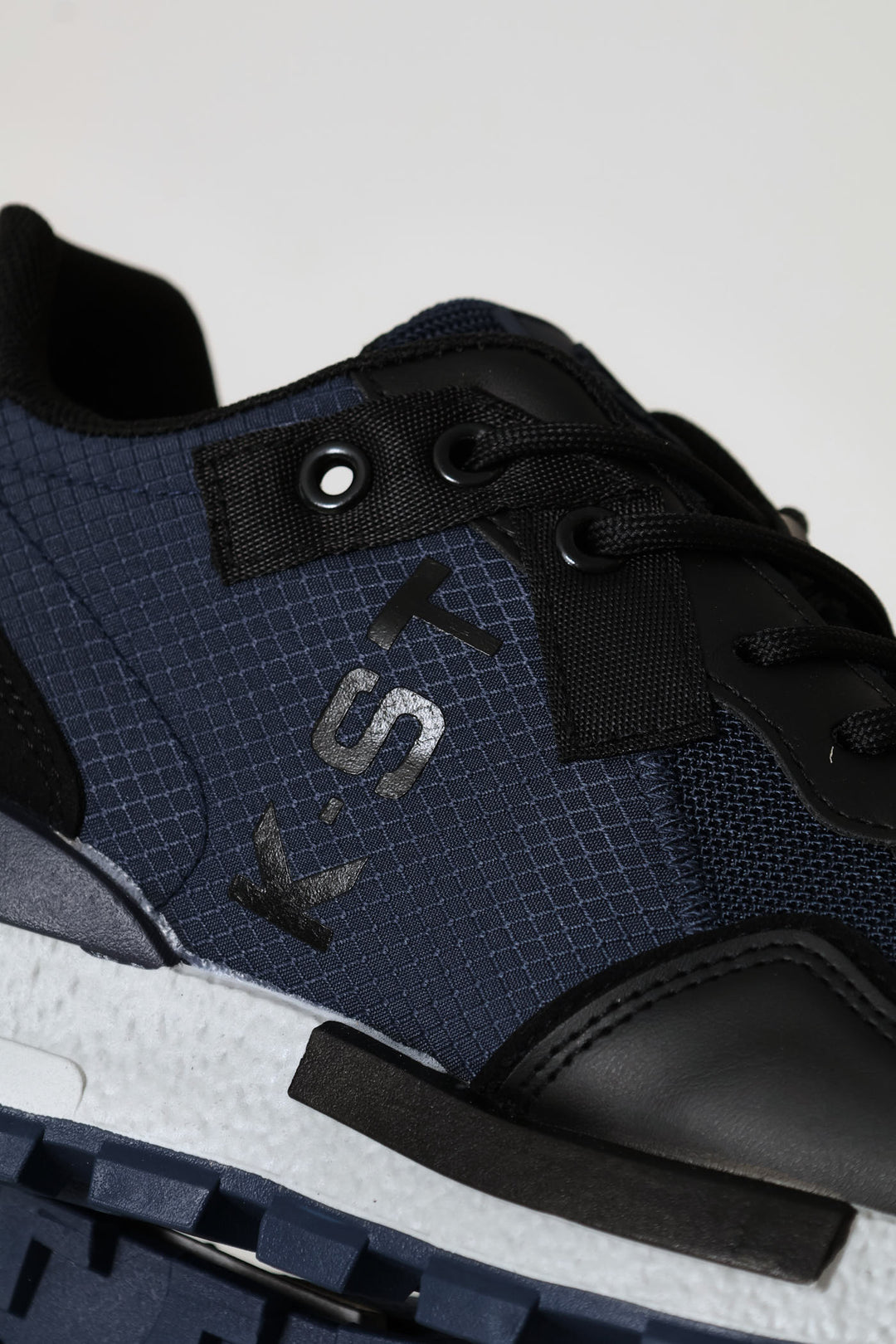 Coal Retro Lace Up Trainer - Navy