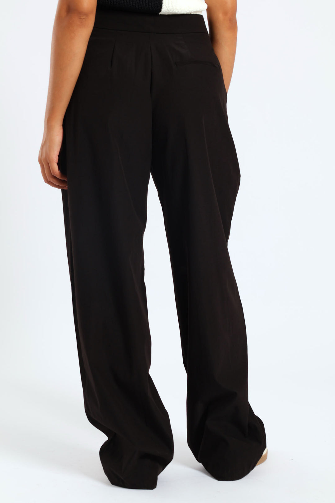 Smart Baggy Pleated Trouser - Black
