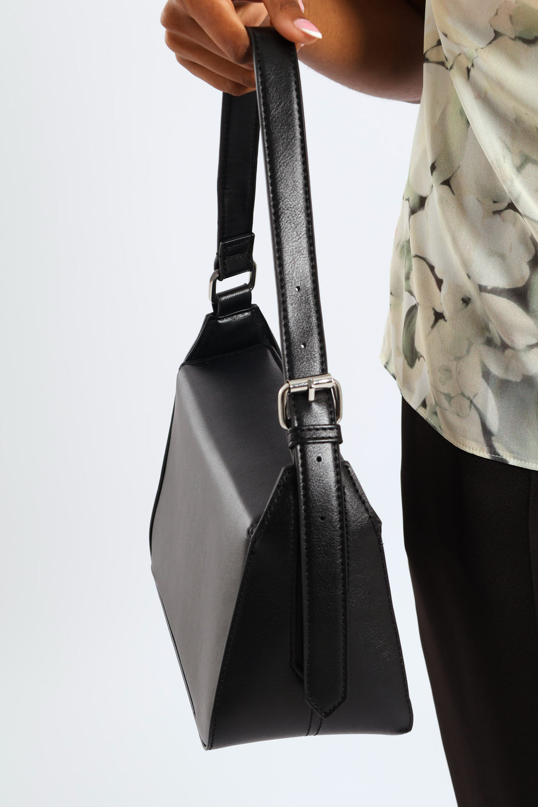Magnetic Closure Shoulder Bag - Black