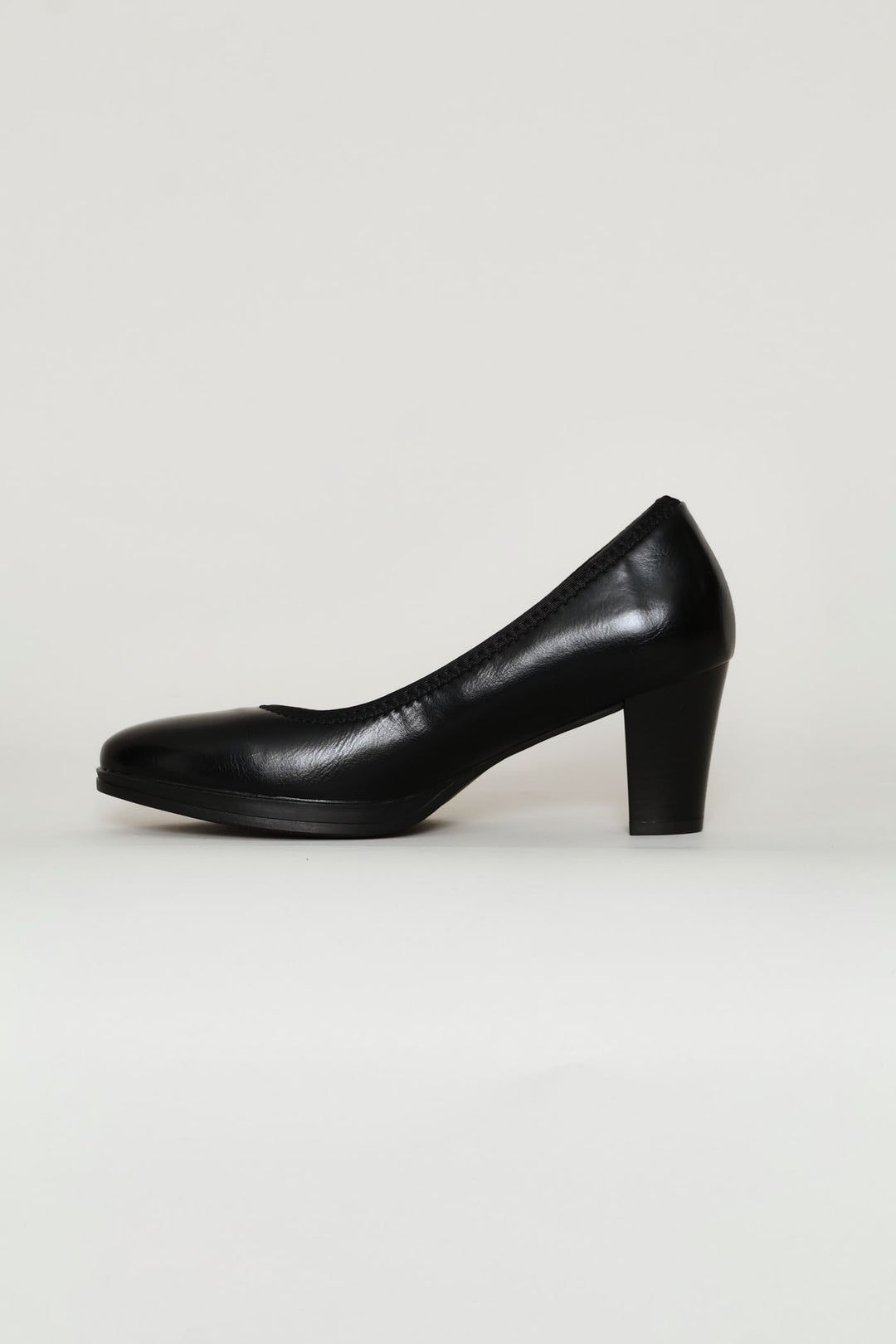 Core Modern Court Heel - Black
