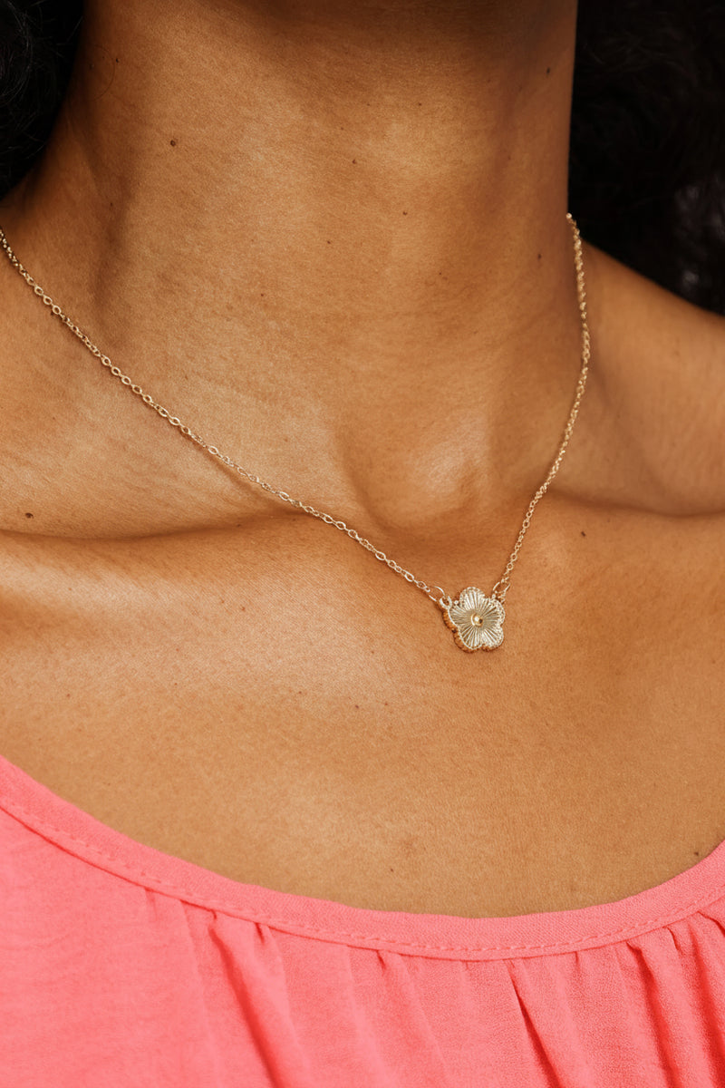 Clover Pendant Necklace - Gold