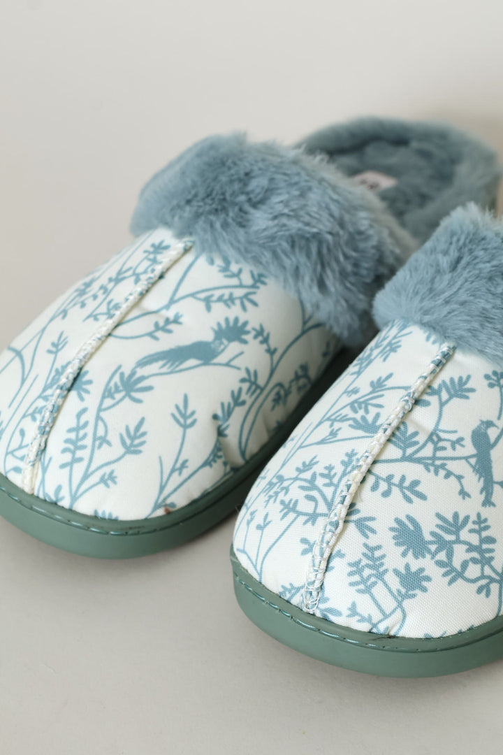 Printed Closed Toe Slipper With Faux Fur Trim - Blue