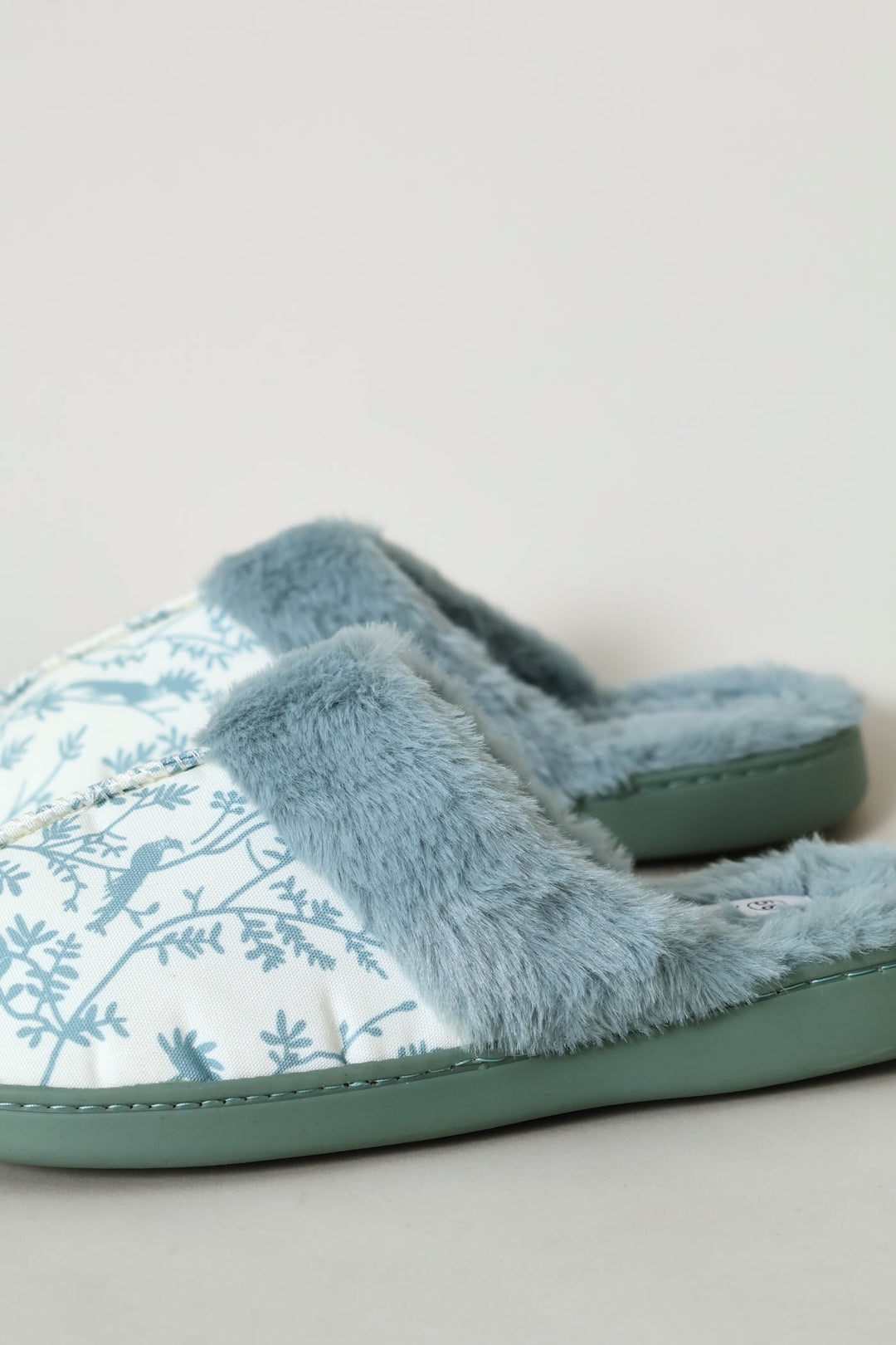 Printed Closed Toe Slipper With Faux Fur Trim - Blue