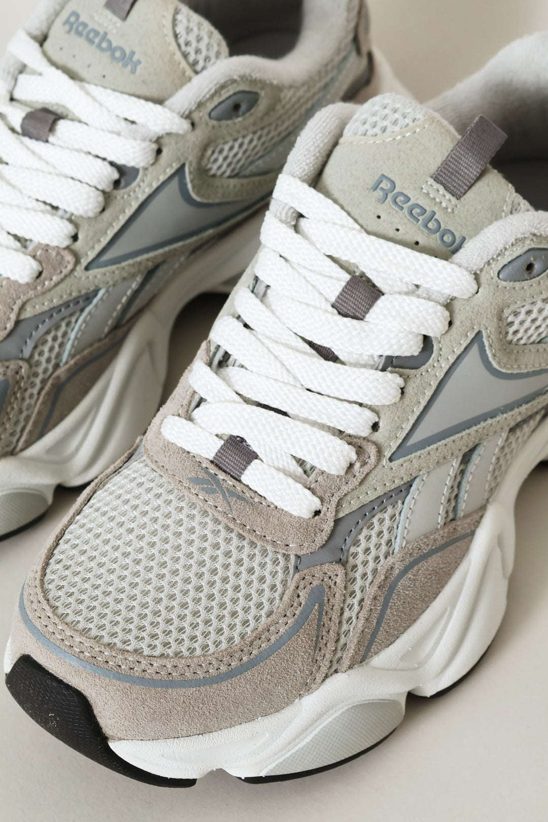 Charge Run Trainer - Light Grey