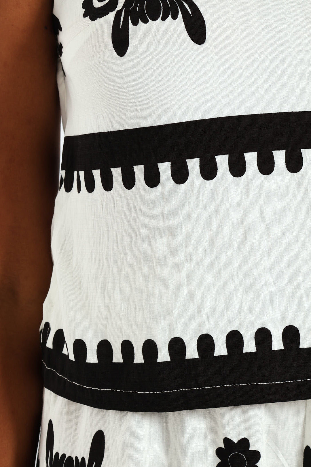 Shell Tank With Border - White/Black