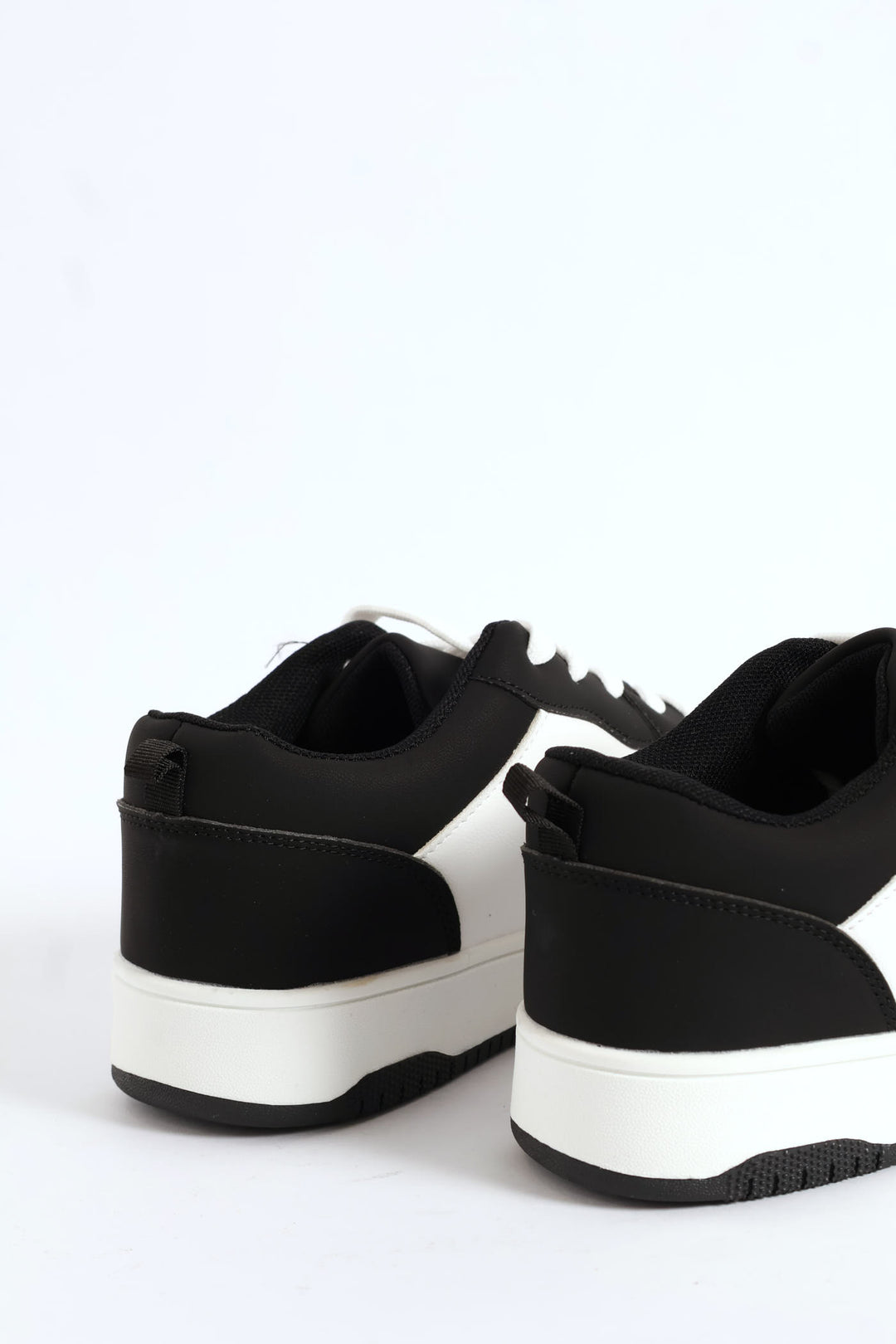 Boys Court Sneaker - Black/White