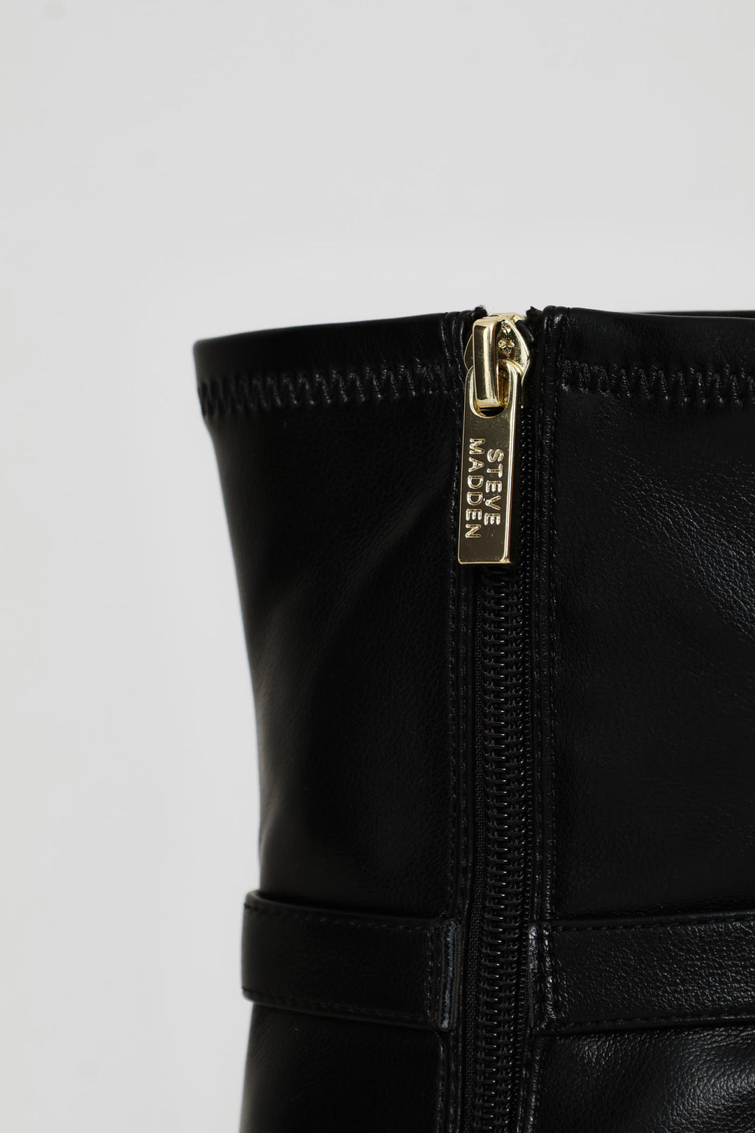 Gold Detail Pointy Boot - Black