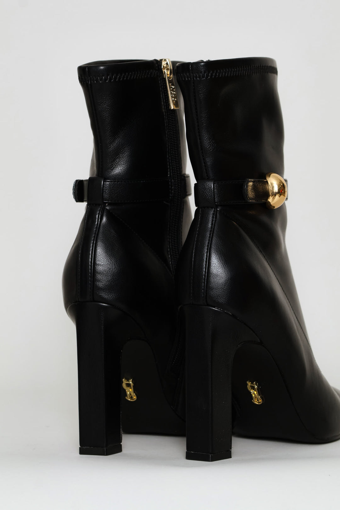 Gold Detail Pointy Boot - Black