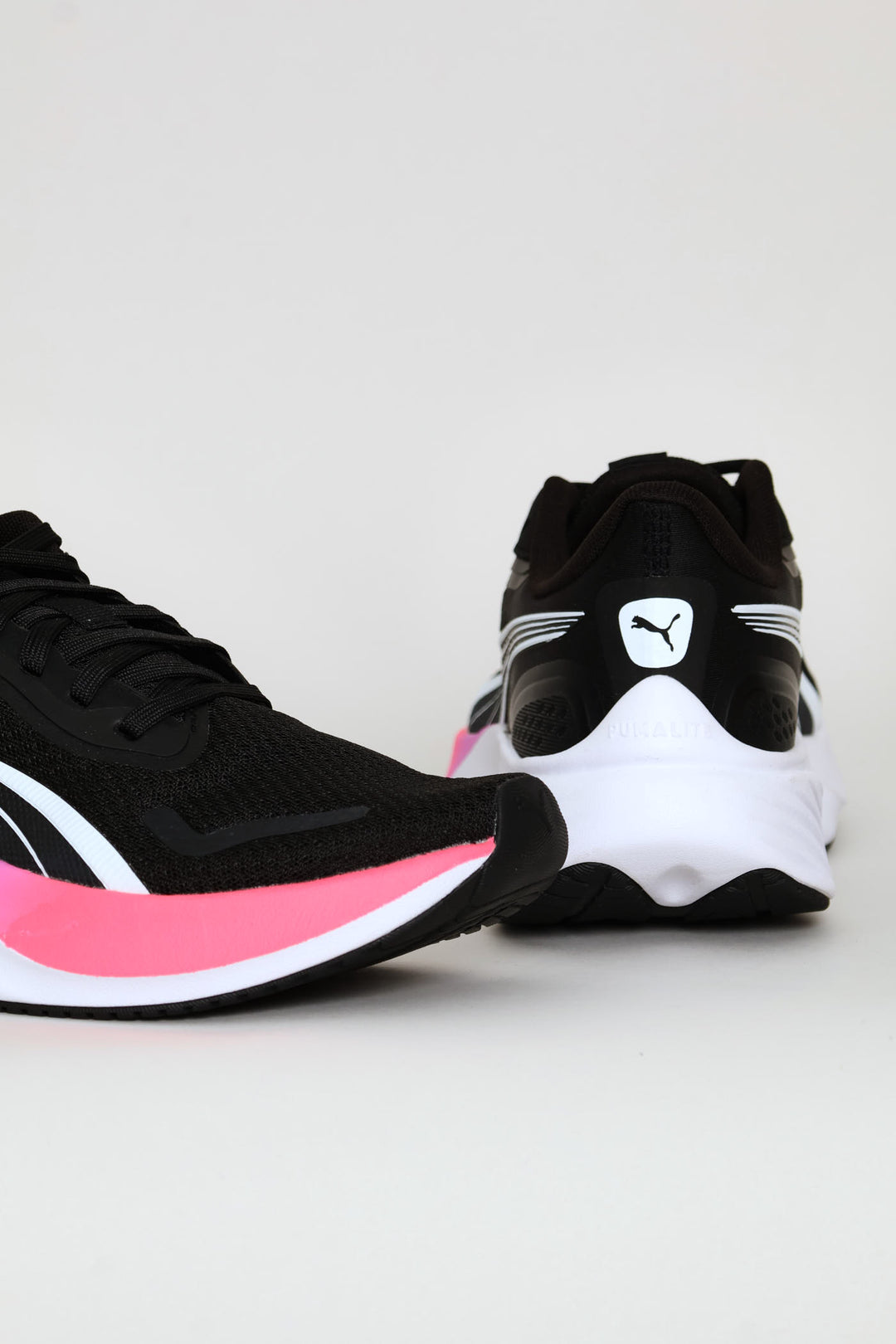 White-Sun Stream Electric Orchid Sneaker - Black