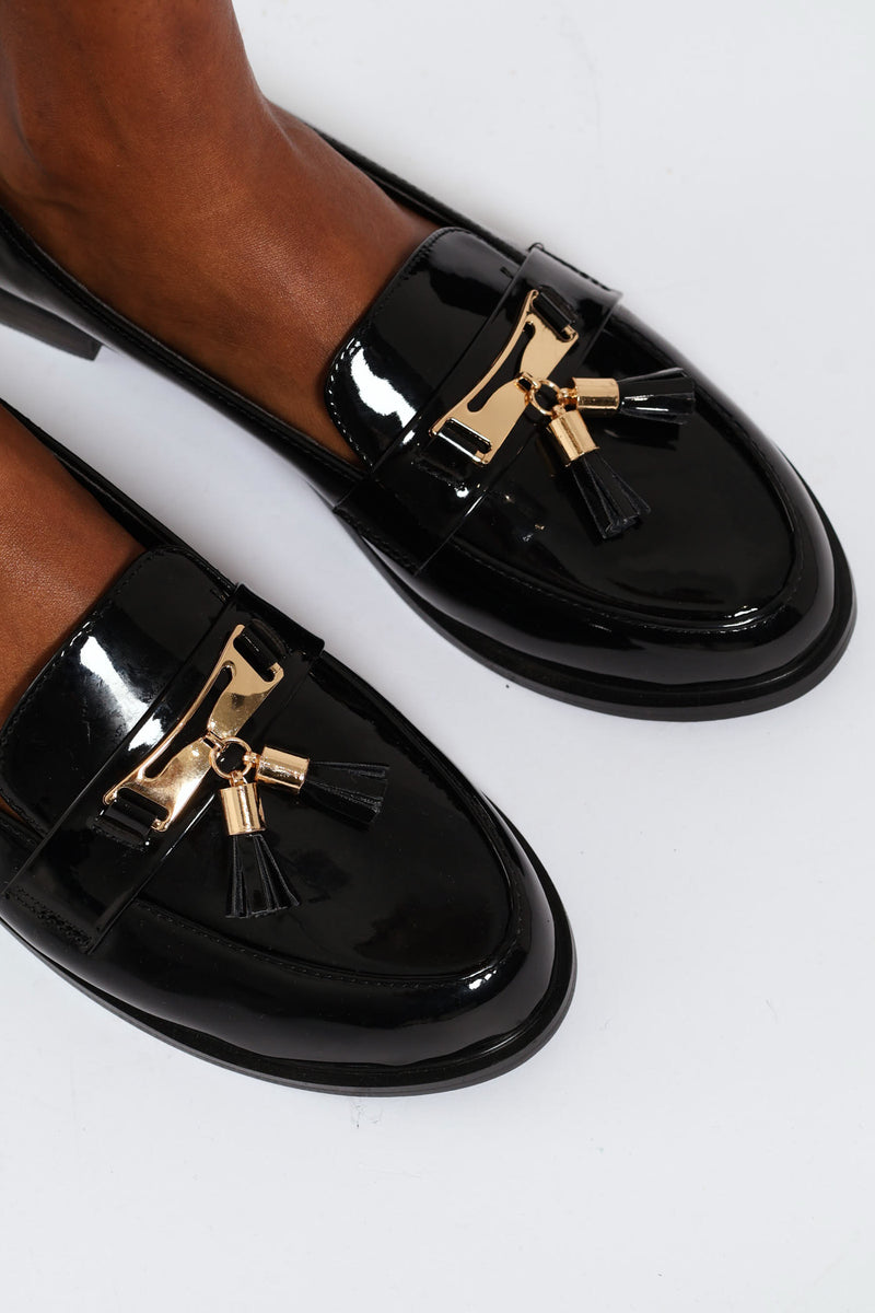 Metal Bar & Tassel Smart Patent Loafer - Black
