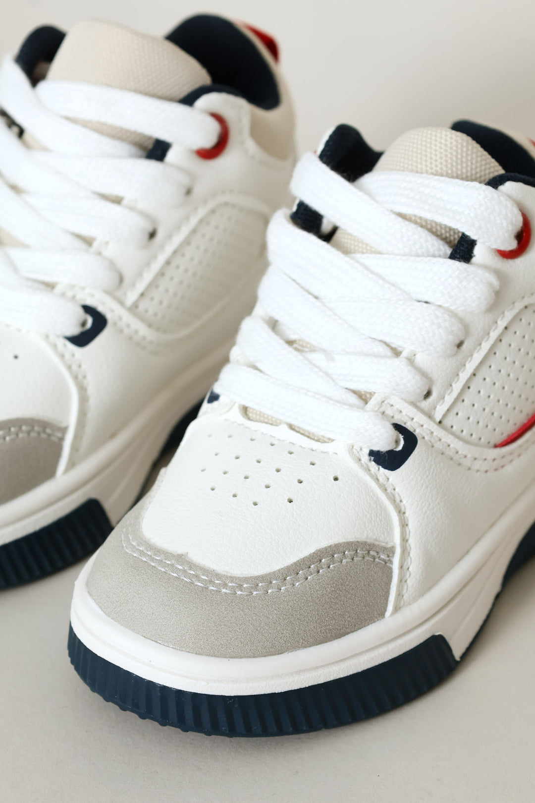 Pre-Boys Mid-Top Sneaker - White