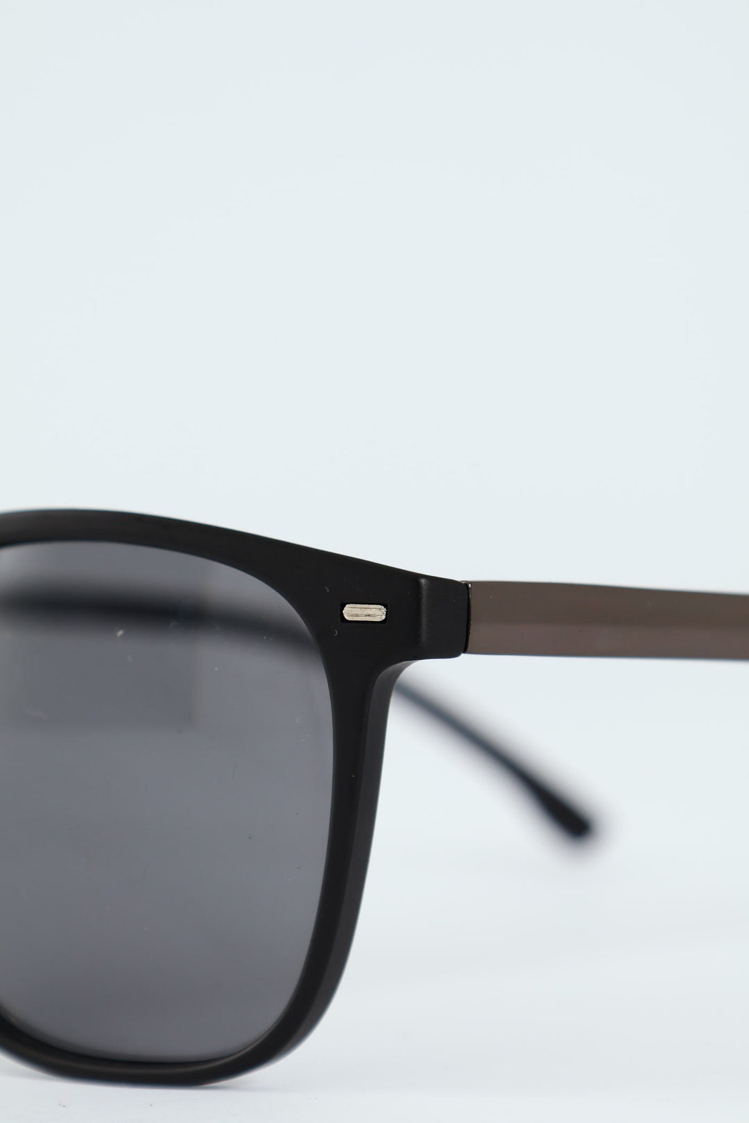 Metal Arm Wayfarer Sunglasses - Black
