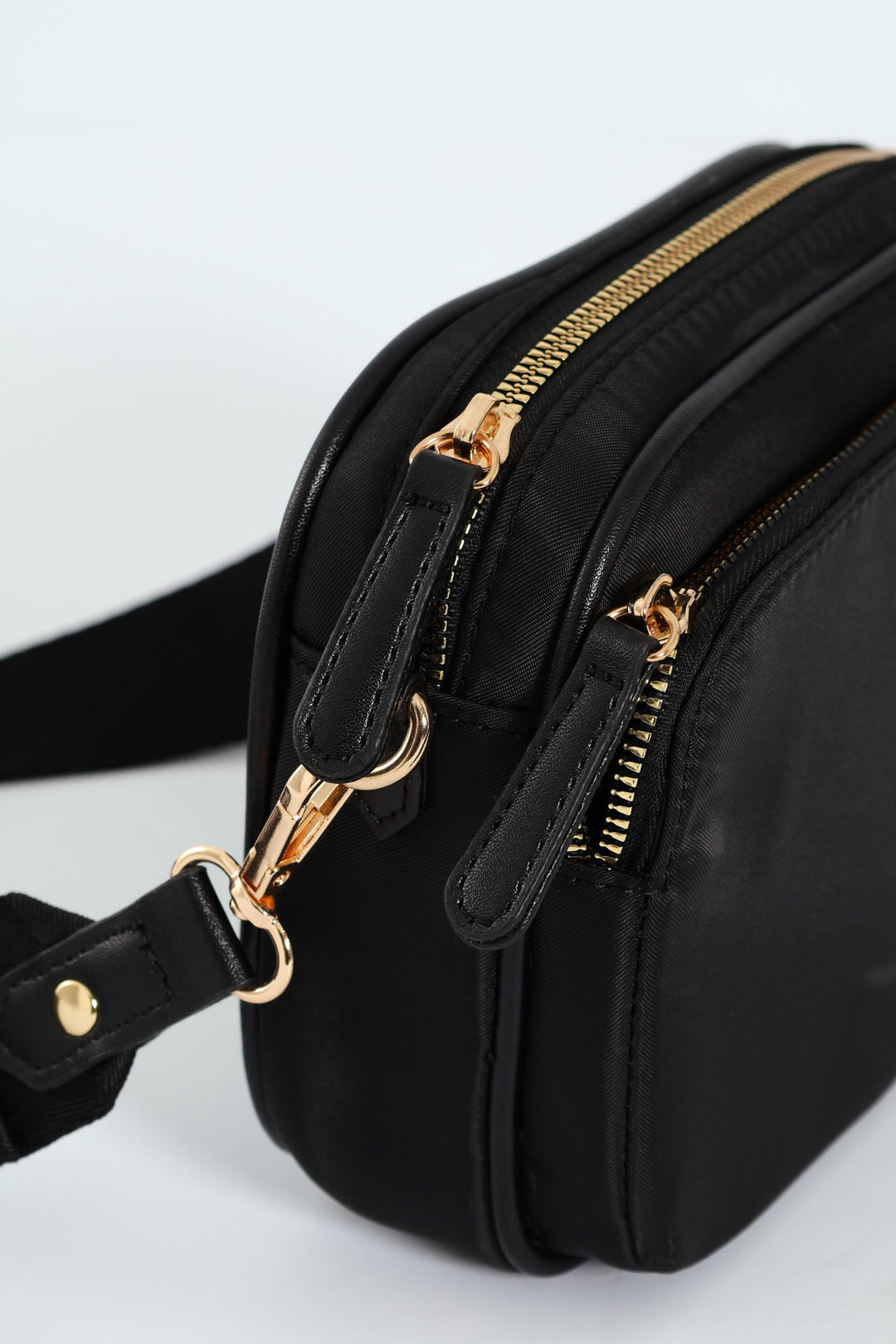 Nylon Gold Zip Camera Bag - Black