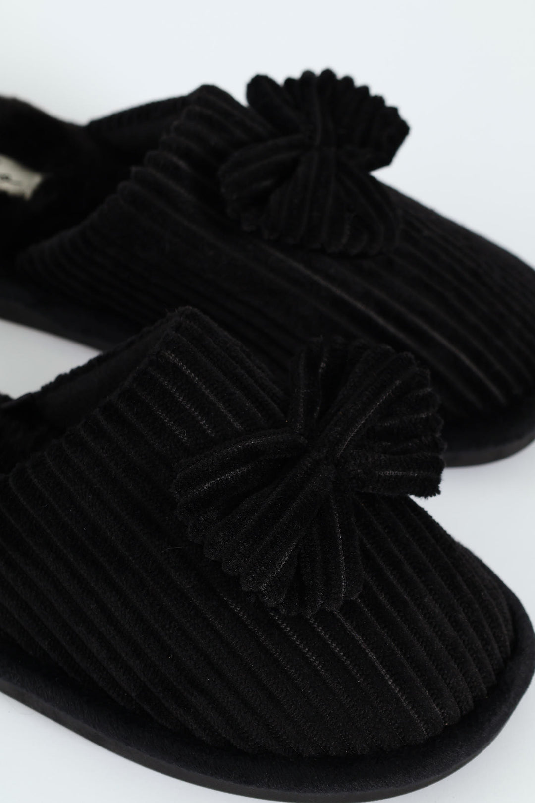 Corduroy Closed Toe Slipper With Bow Detail - Black