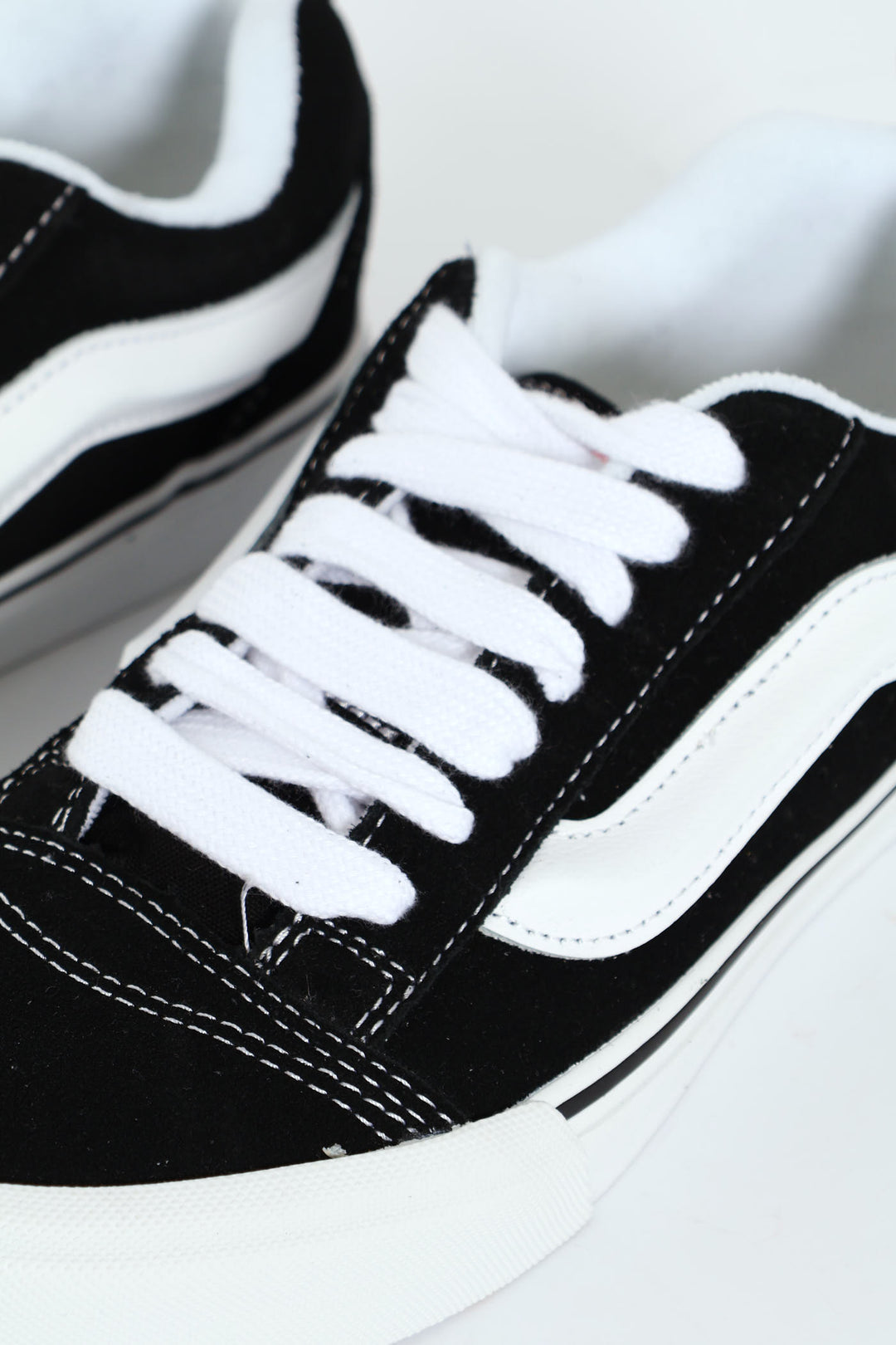 Knu Skool Chunky Lace Up Sneaker - Black/White