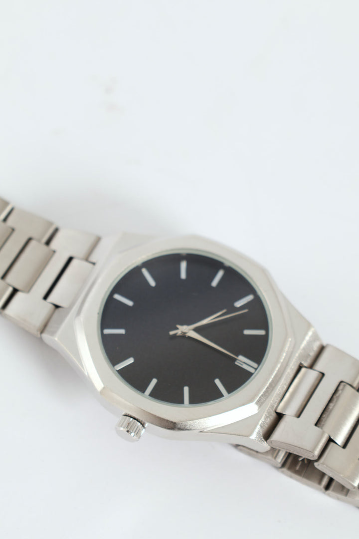Black Dial Silver Metal Link Watch - Silver