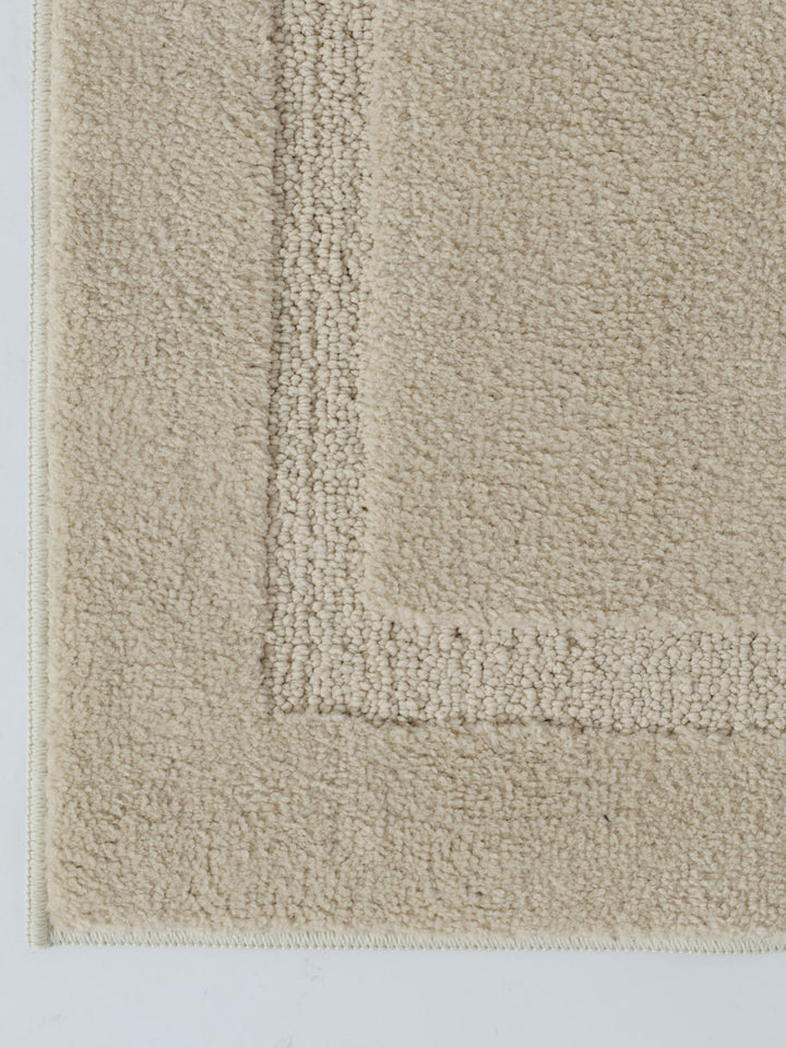 1400GSM Tufted Border Runner Bath Mat