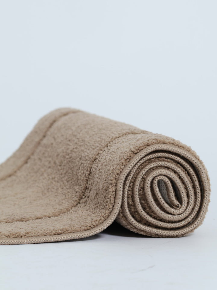 1400GSM Tufted Border Runner Bath Mat