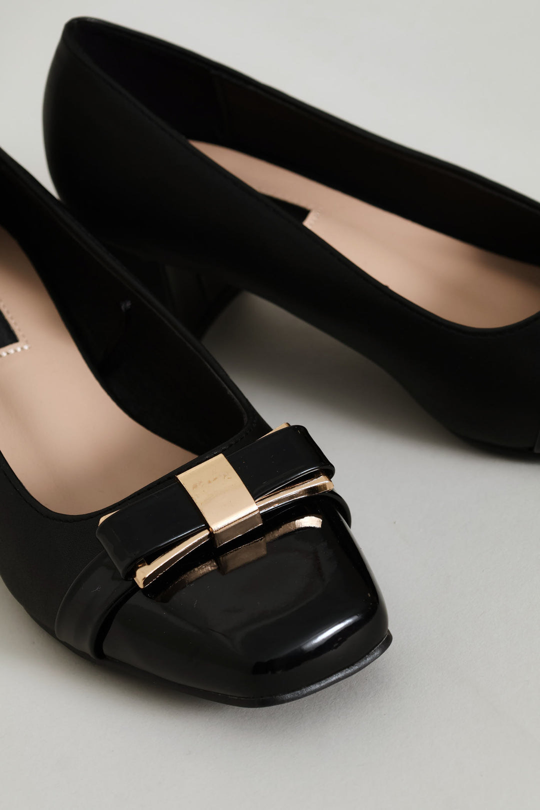 Square Toe Court Block Heel - Black