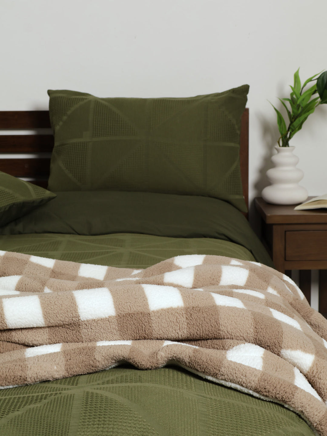 Scottish Checked Sherpa Blanket