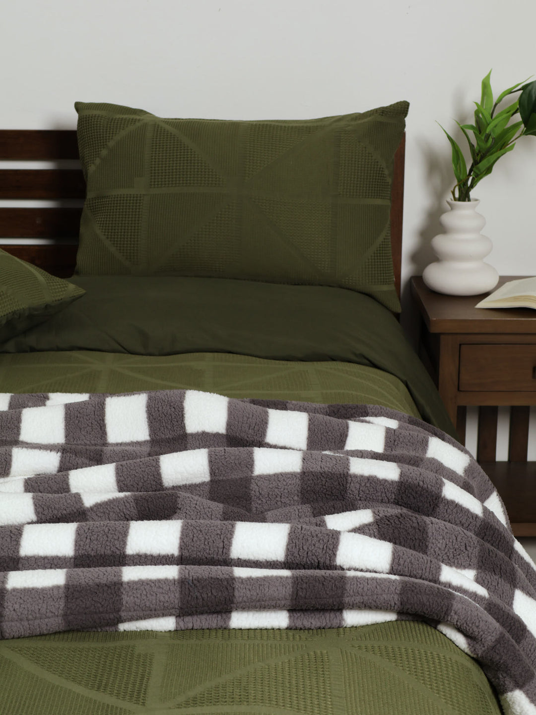 Scottish Checked Sherpa Blanket