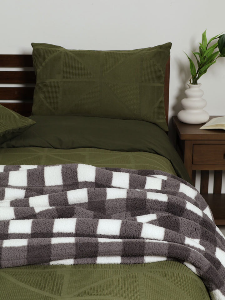 Scottish Checked Sherpa Blanket