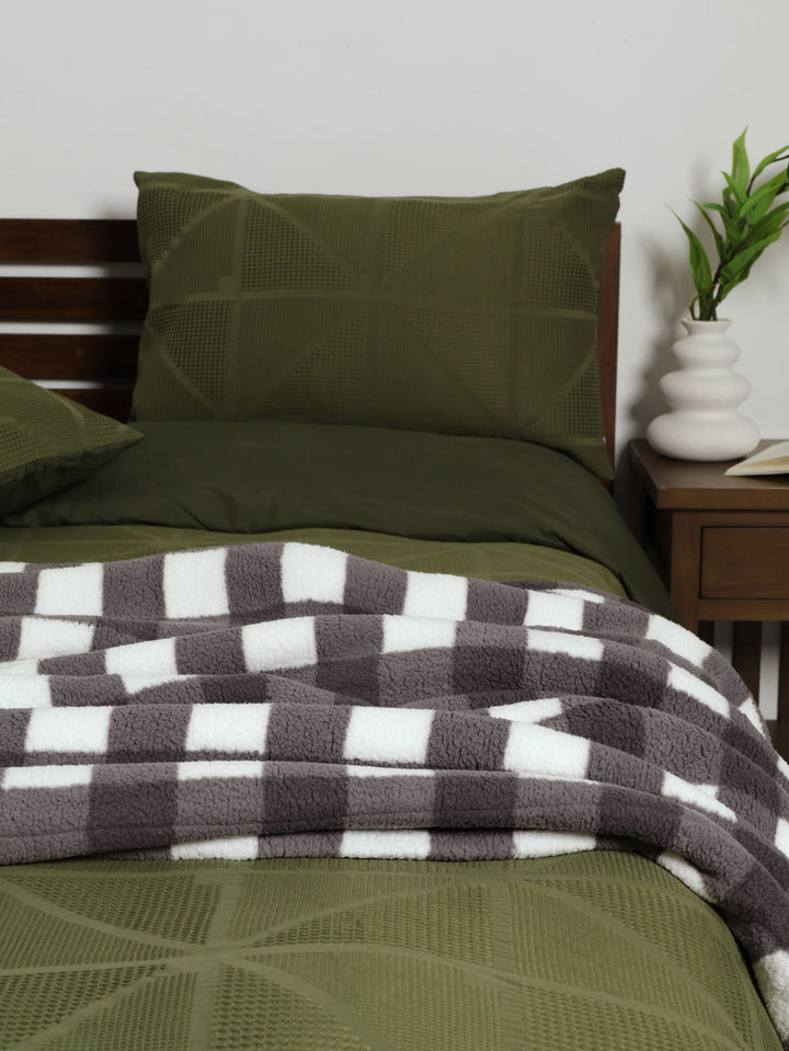 Scottish Checked Sherpa Blanket