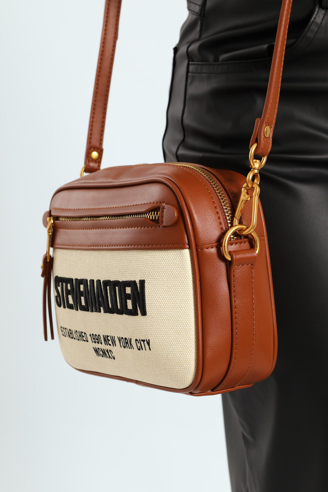 Baize Camera Bag - Cognac