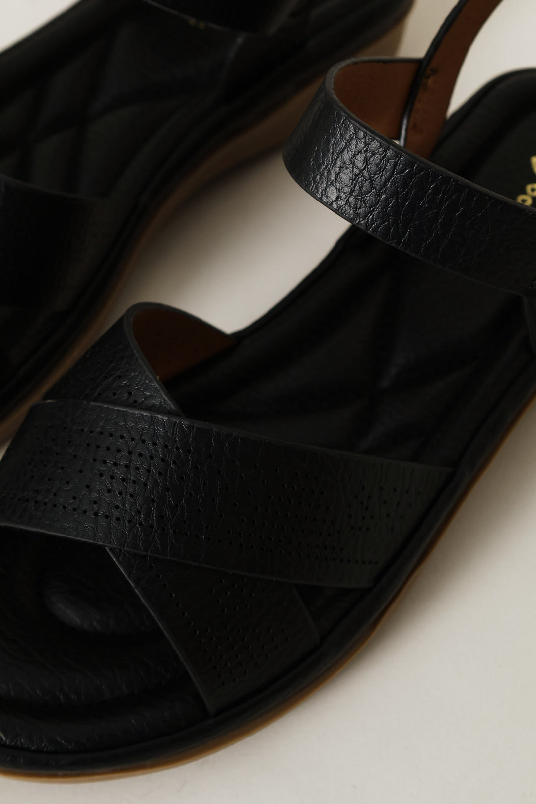 Leisure Shaped Sandal - Black