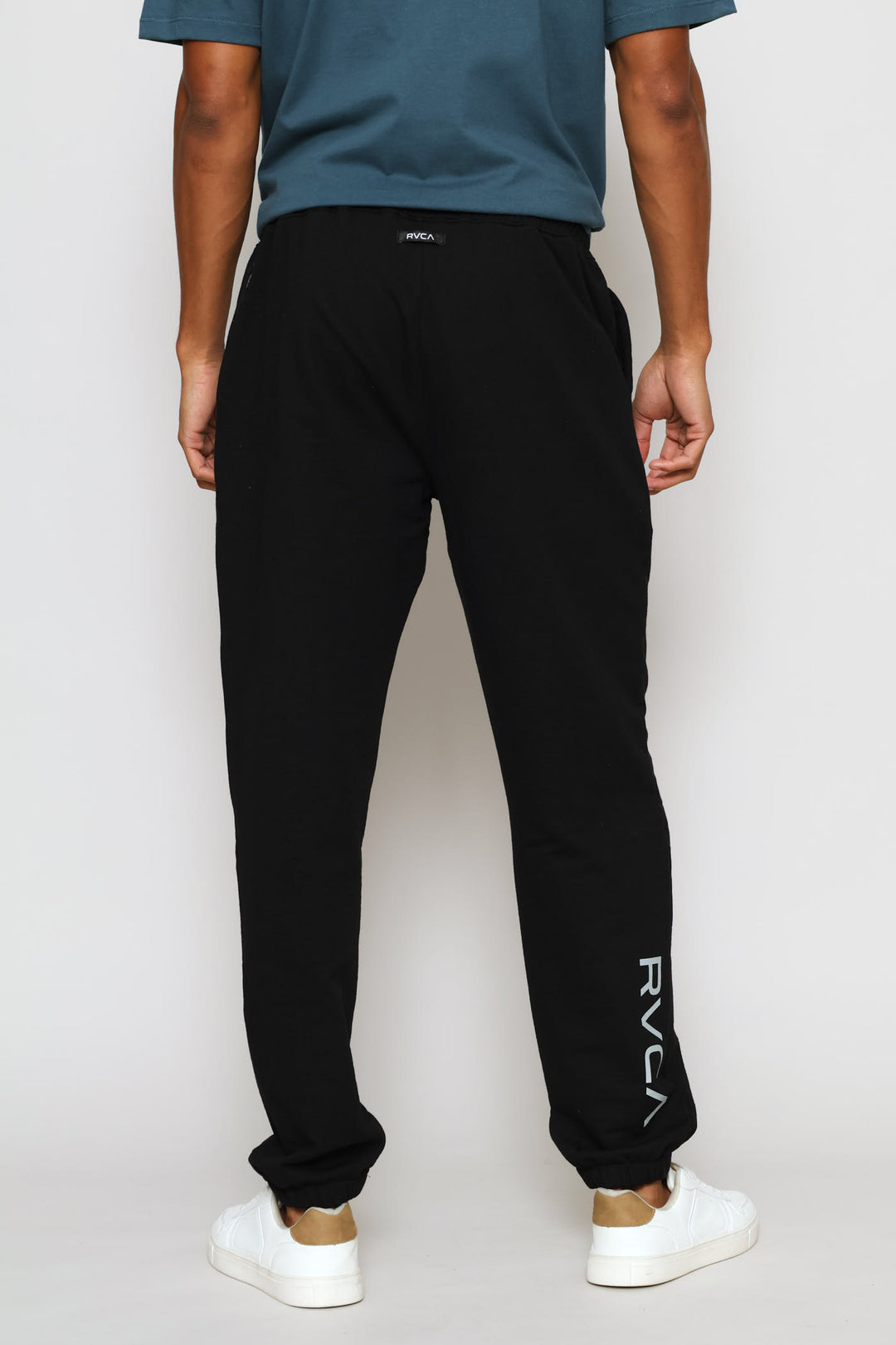 Sport V Trackpants - Black