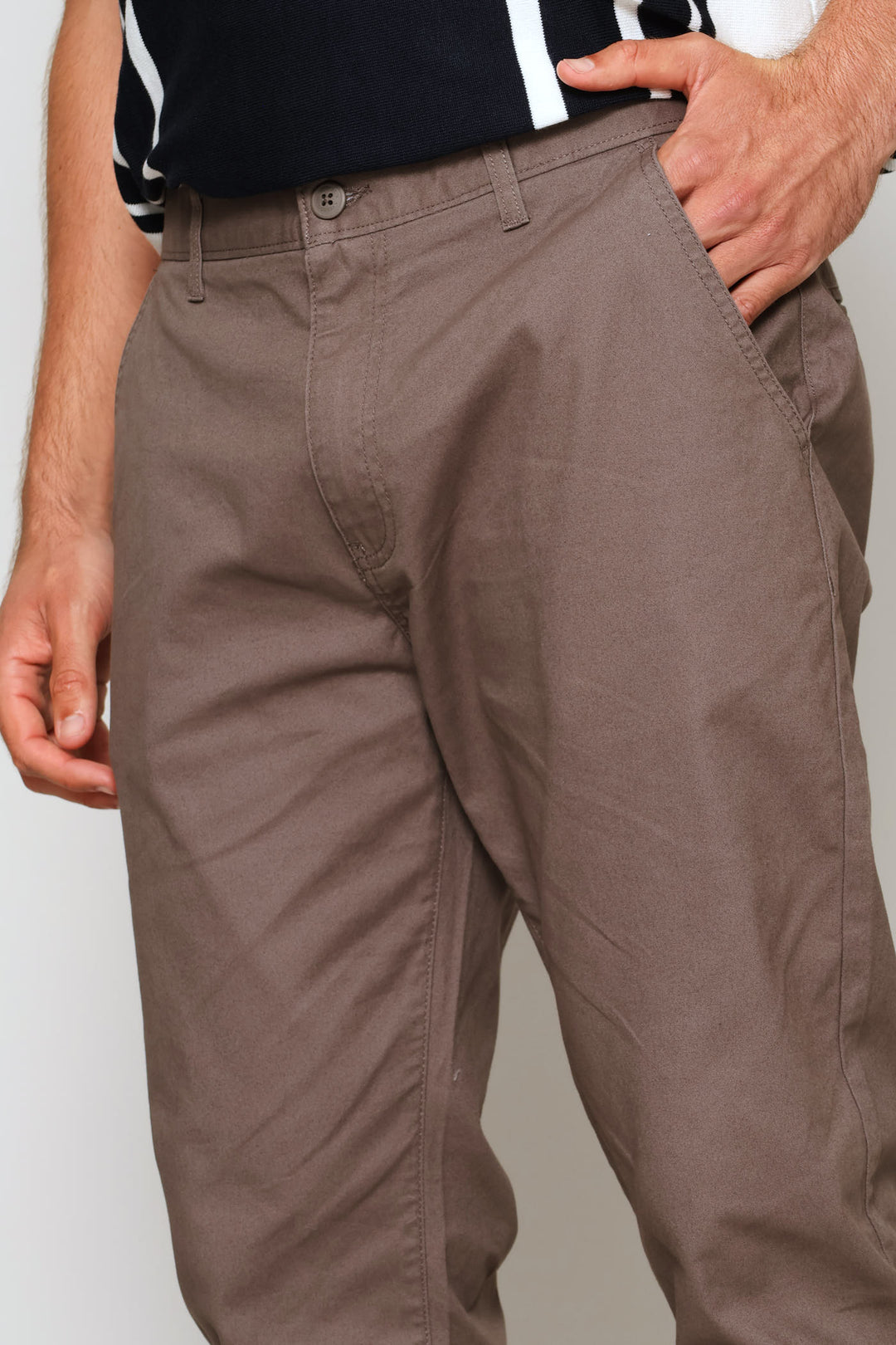 Basic Straight Stretch Chino - Mushroom