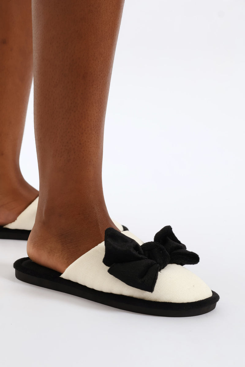 Closed Toe Bow Detail Slipper - Black/Cream